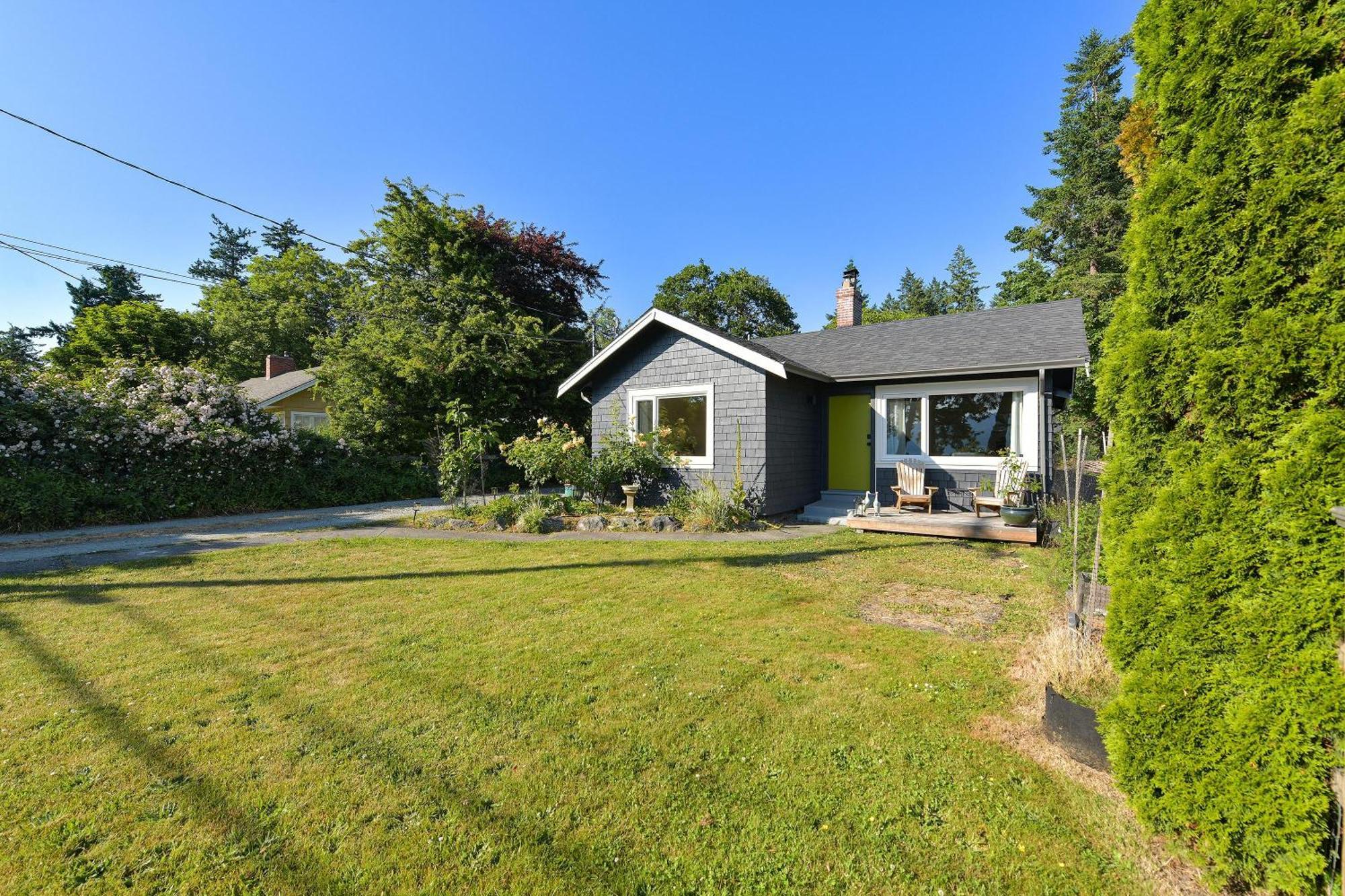 The Bayside Cottage North Saanich Exterior photo